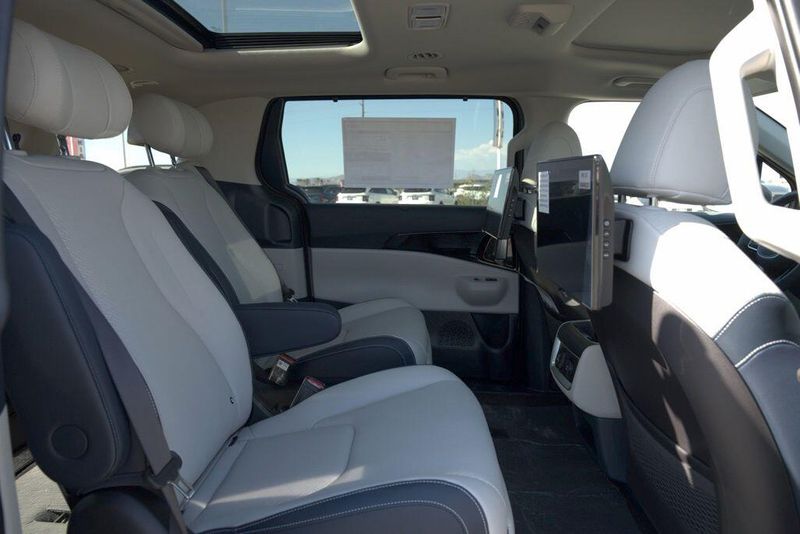 New 2026 Kia Carnival Hybrid SX PrestigeImage 17