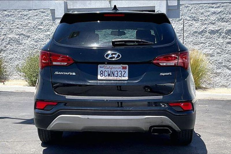 Used 2018 Hyundai Santa Fe Sport 2.4 BaseImage 3