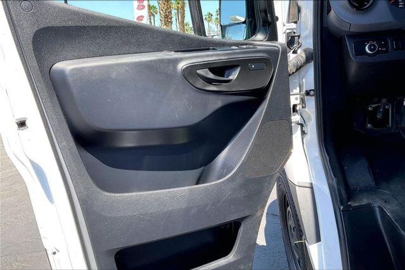 Used 2025 Mercedes-Benz Sprinter 2500 Crew 144 WBImage 20
