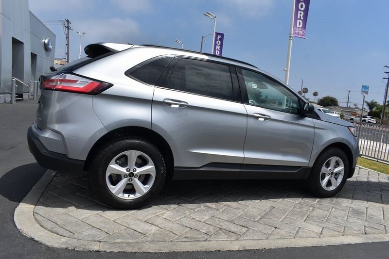 2024 Ford Edge SEImage 2