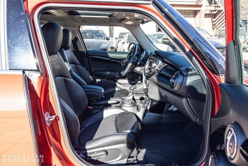 2017 MINI Hardtop 4 Door Cooper SImage 26