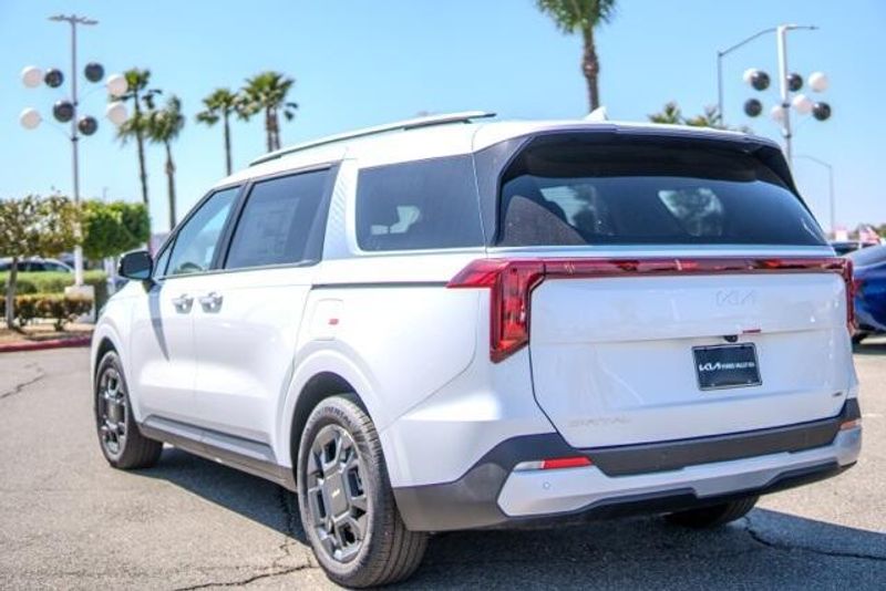 2025 Kia Carnival Hybrid EXImage 5