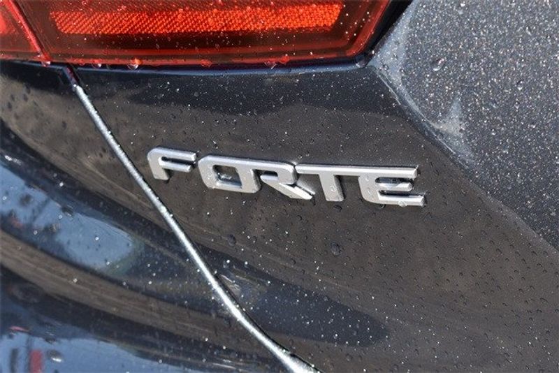 2024 Kia Forte GT-LineImage 5