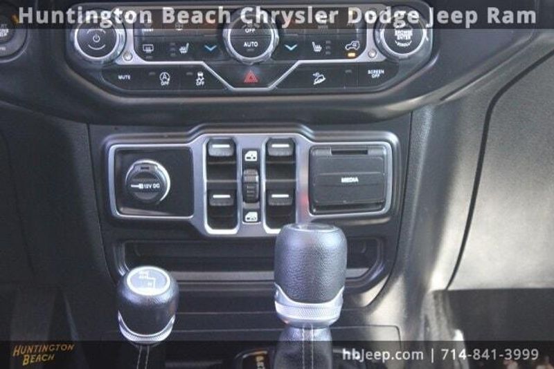 2020 Jeep Wrangler Unlimited SaharaImage 18