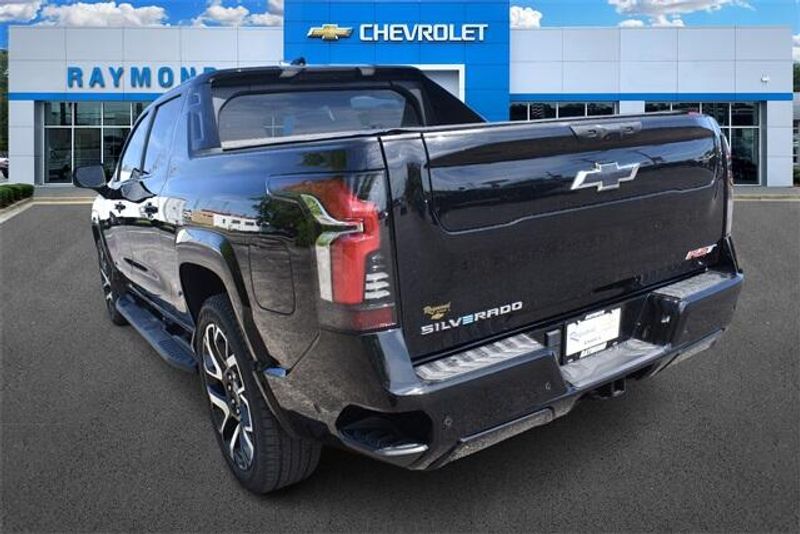 2024 Chevrolet Silverado EV RSTImage 5