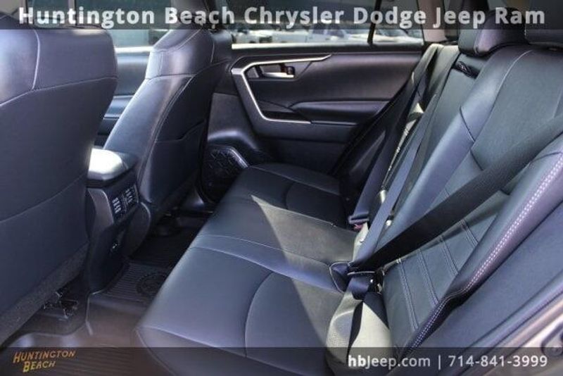 2023 Toyota RAV4 XLE PremiumImage 32