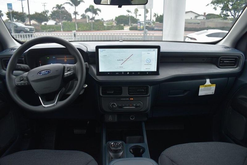 New 2025 Ford Maverick XLImage 9