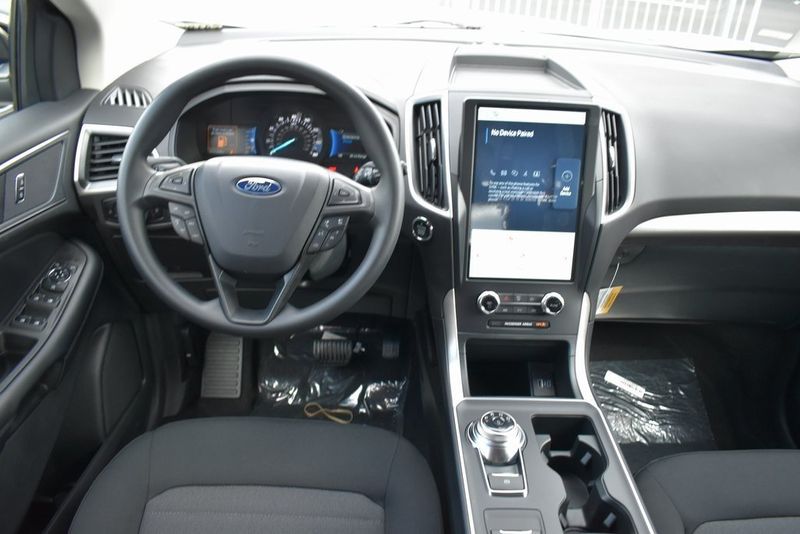 2024 Ford Edge SEImage 12