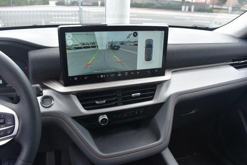 New 2025 Ford Explorer ActiveImage 19