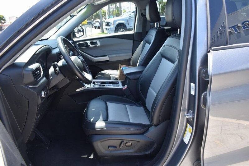 Used 2022 Ford Explorer XLTImage 14