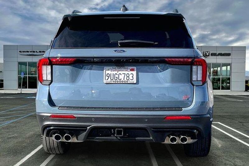 Used 2025 Ford Explorer STImage 3
