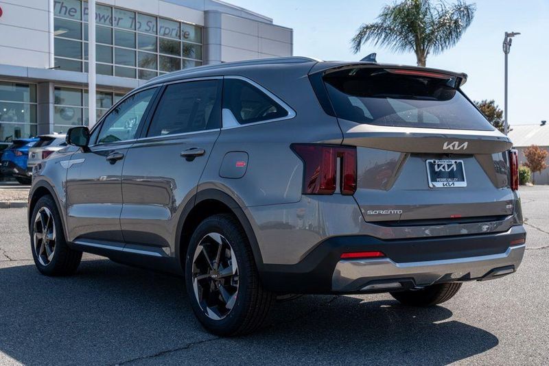 New 2026 Kia Sorento Hybrid EXImage 5