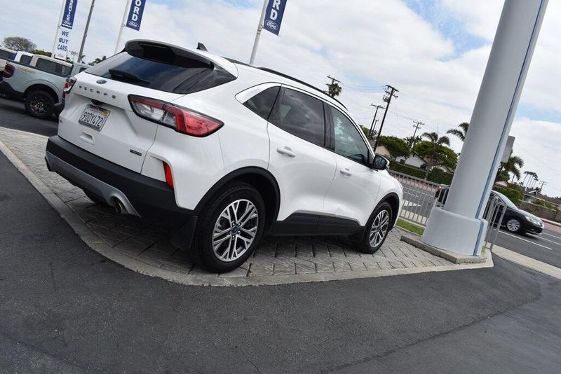 2022 Ford Escape Hybrid SELImage 2