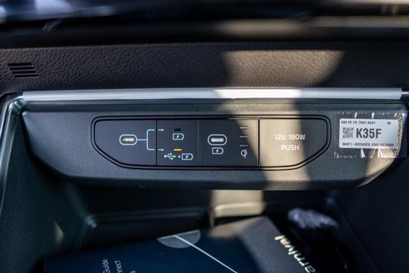 2026 Kia Carnival SX PrestigeImage 18