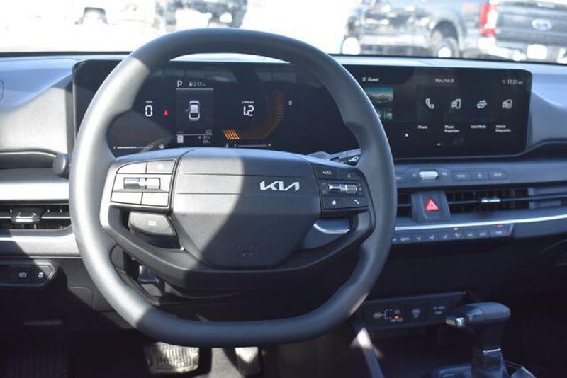 New 2026 Kia K4 LXSImage 17