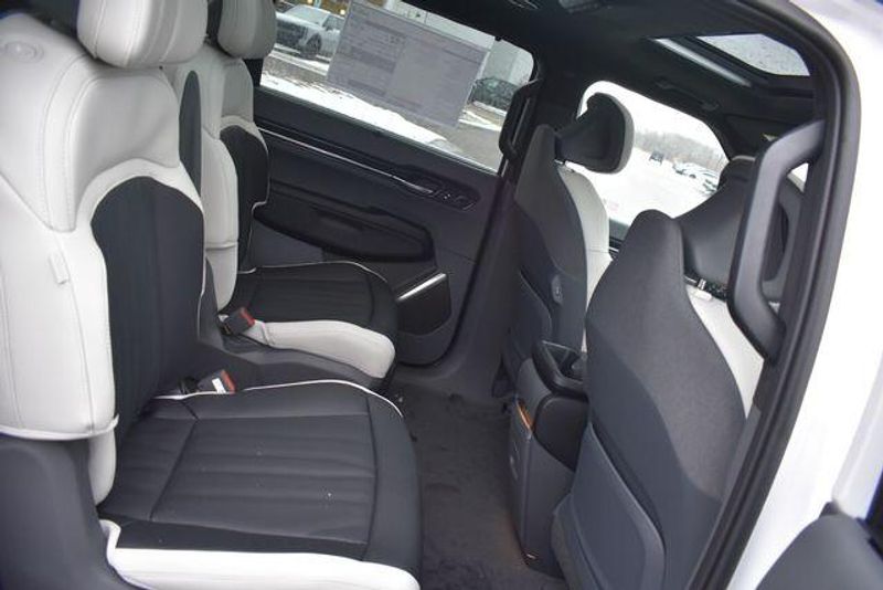 New 2026 Kia EV9 GT-LineImage 17