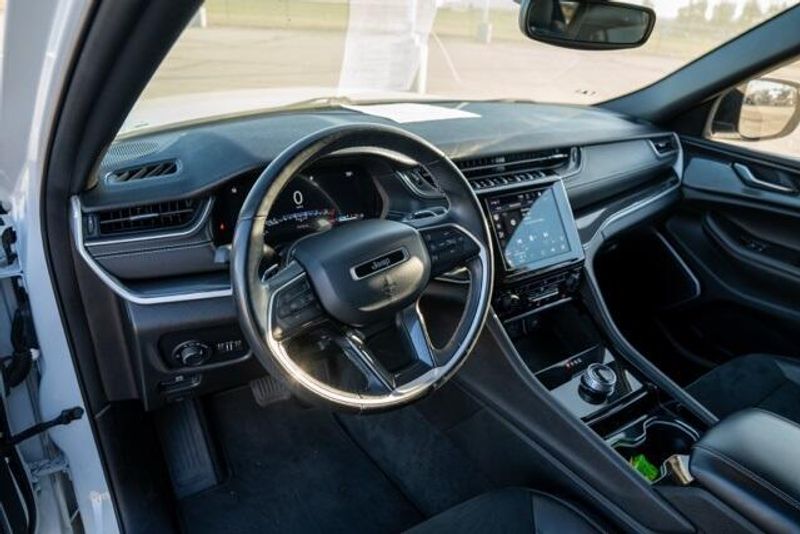 Used 2021 Jeep Grand Cherokee L AltitudeImage 10