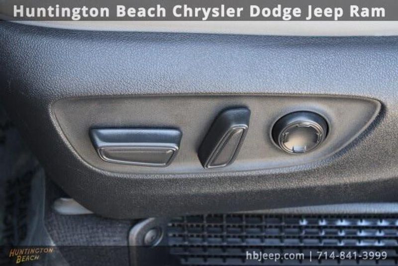2023 Toyota Sienna LimitedImage 40