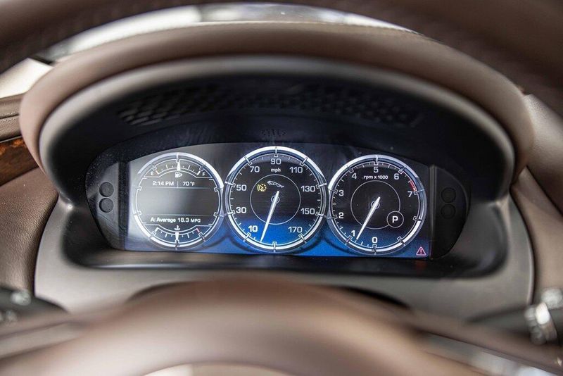 2015 Jaguar XJ Base photo 24