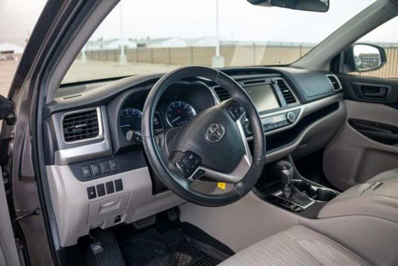 Used 2019 Toyota Highlander LE PlusImage 10