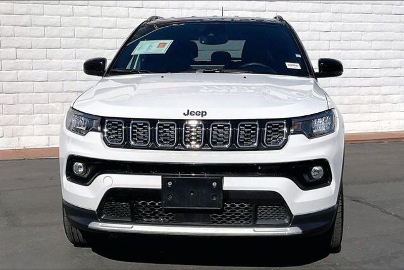 Used 2025 Jeep Compass LimitedImage 2