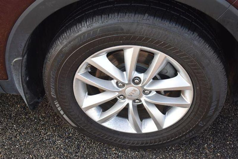 Used 2016 Kia Sorento LXImage 11