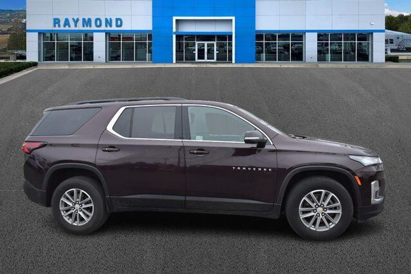 Used 2023 Chevrolet Traverse LT LeatherImage 2