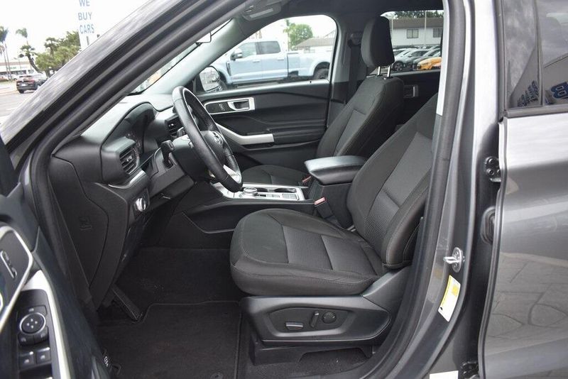Used 2022 Ford Explorer XLTImage 15