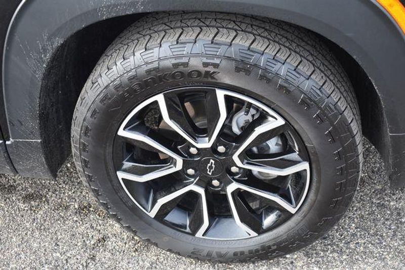 Used 2025 Chevrolet TrailBlazer ActivImage 12