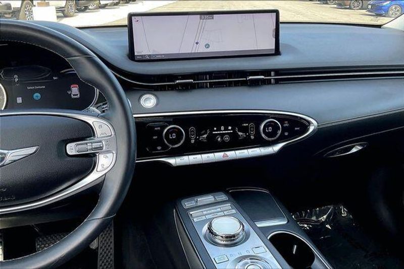 Used 2024 Genesis GV70 2.5TImage 5