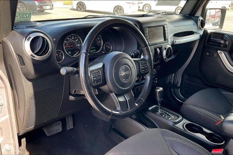 Used 2018 Jeep Wrangler JK SaharaImage 13