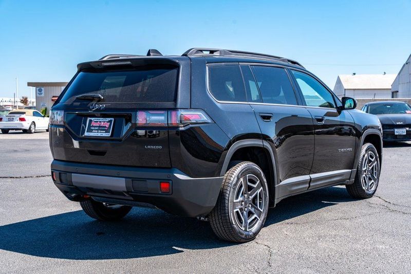New 2026 Jeep Cherokee LaredoImage 7