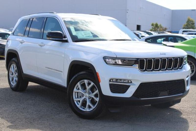 2023 Jeep Grand Cherokee Limited 4x2Image 1