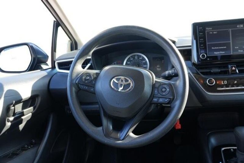 Used 2022 Toyota Corolla LEImage 17