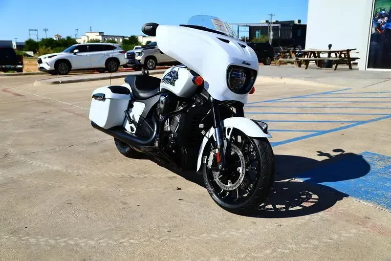 NEW 2025 INDIAN MOTORCYCLE CHIEFTAIN POWERPLUS DARK HORSE 112 RA Image 1