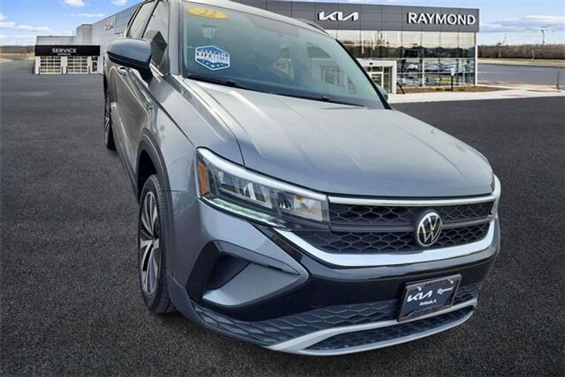 2022 Volkswagen Taos 1.5T SEImage 2