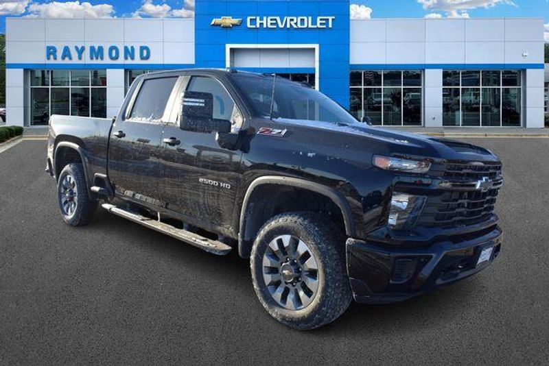 New 2026 Chevrolet Silverado 2500HD CustomImage 11