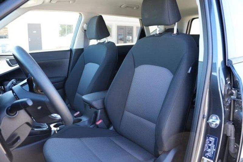 Used 2025 Kia Soul SImage 12