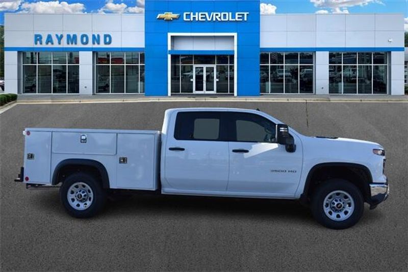 2024 Chevrolet Silverado 3500HD Work TruckImage 2