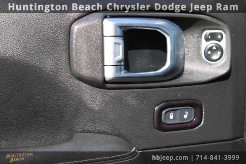 2020 Jeep Gladiator OverlandImage 16