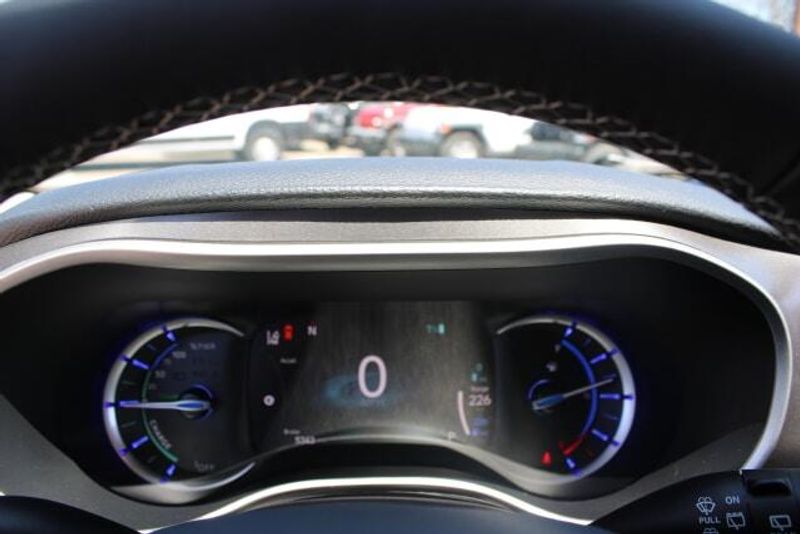 2024 Chrysler Pacifica Hybrid SelectImage 23