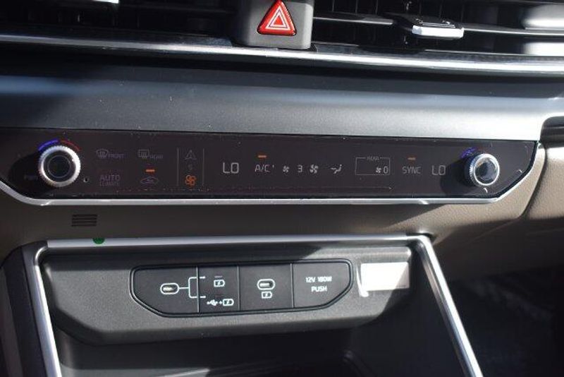 New 2027 Kia Carnival LXSImage 30