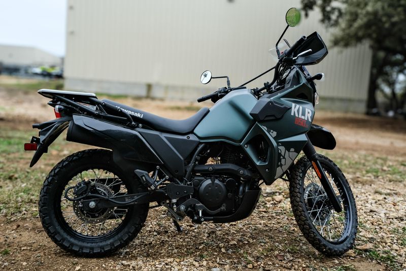 2025 KAWASAKI KLR 650 S METALLIC MATTE OLD SCHOOL GREEN 