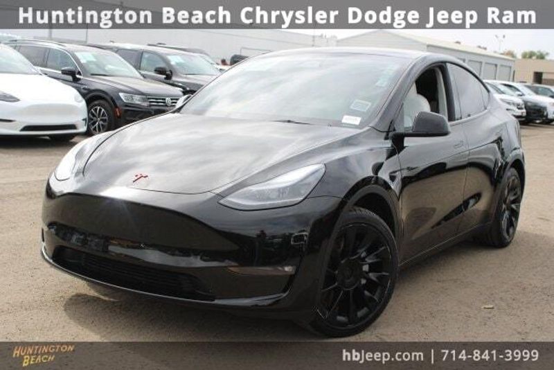 2023 Tesla Model Y Long RangeImage 9
