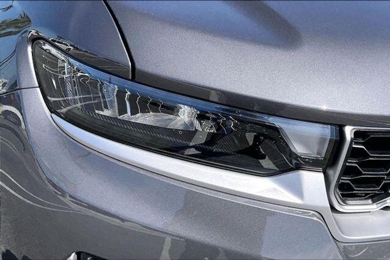 New 2026 Jeep Grand Cherokee L Limited 4x4Image 11