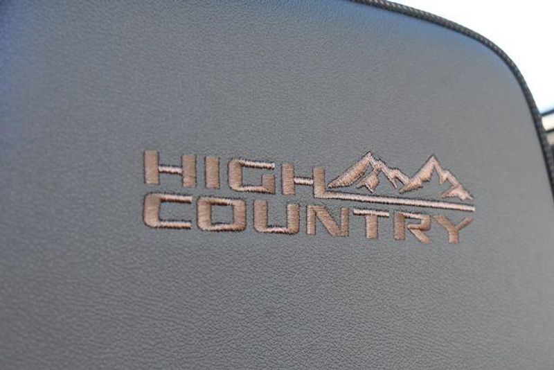 New 2026 Chevrolet Suburban High CountryImage 19