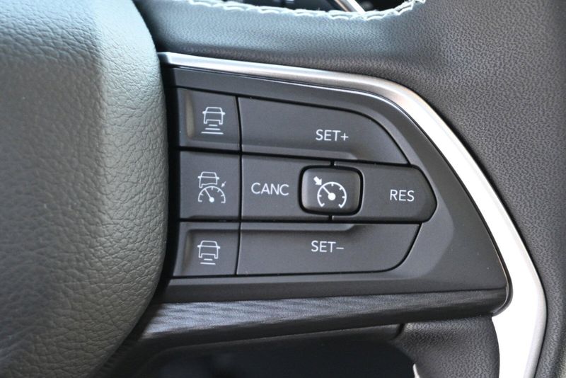 2025 Jeep Grand Cherokee L Altitude XImage 24