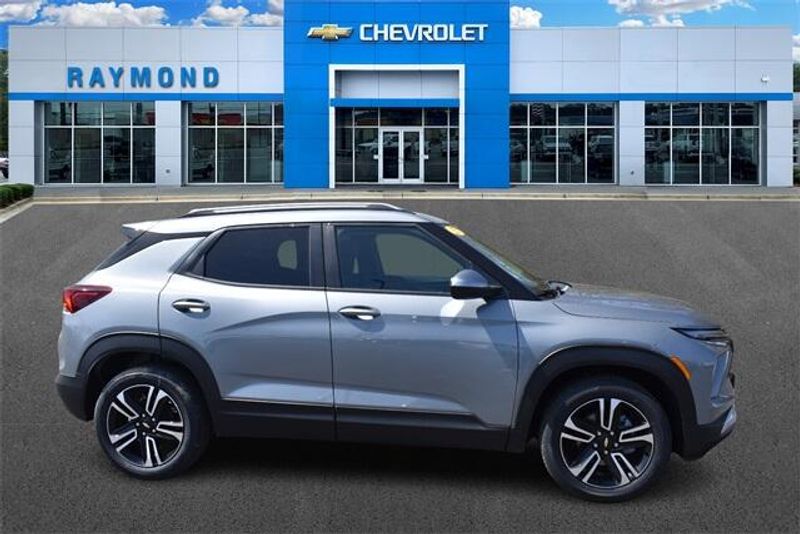 2025 Chevrolet TrailBlazer LTImage 2