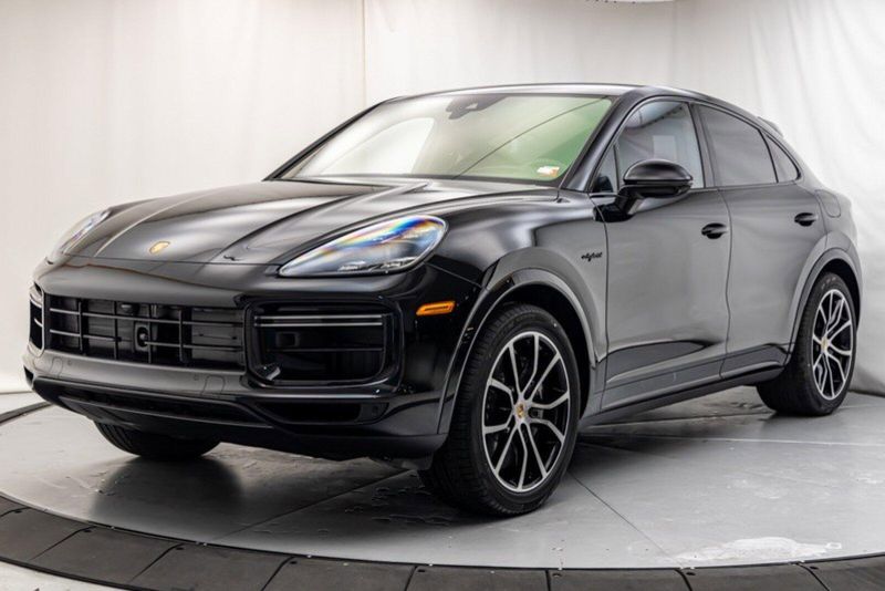 2023 Porsche Cayenne Turbo S E-Hybrid in a Chromite Black Metallic exterior color and Blackinterior. Lotus Manhattan 347-395-5714 lotusmanhattan.com 