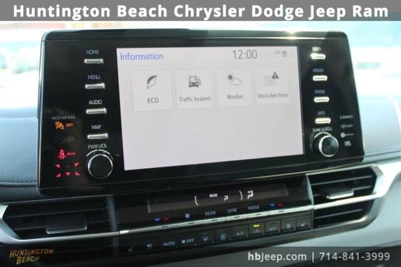 2023 Toyota Sienna LimitedImage 30